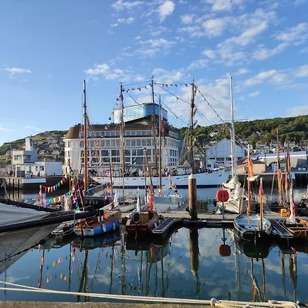 Le Reflet Des Voiles Face Au Port De * Fécamp