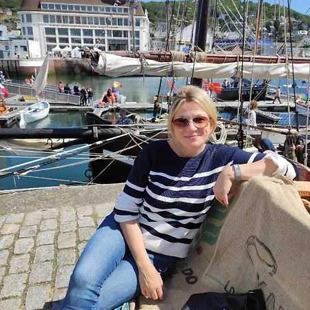 Le Reflet Des Voiles Face Au Port De Daire