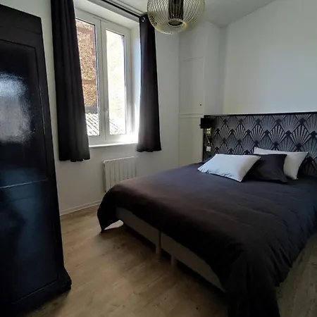 Le Reflet Des Voiles Face Au Port De Fécamp