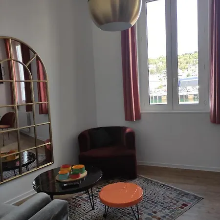 Le Reflet Des Voiles Face Au Port De Apartamento