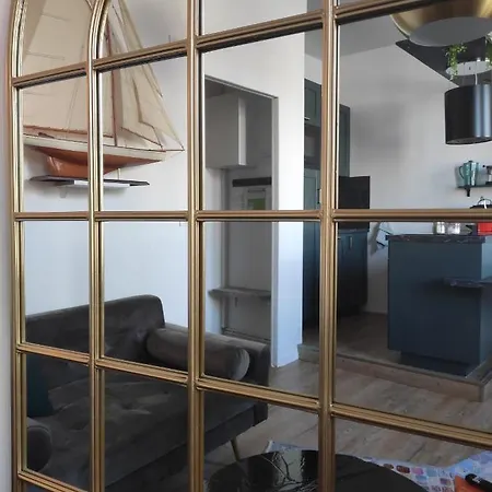 Daire Le Reflet Des Voiles Face Au Port De