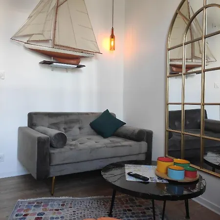 Le Reflet Des Voiles Face Au Port De * Fécamp